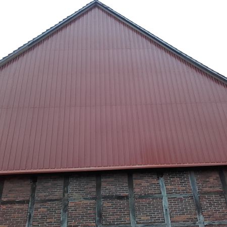 Neue Fassade an Hauswand